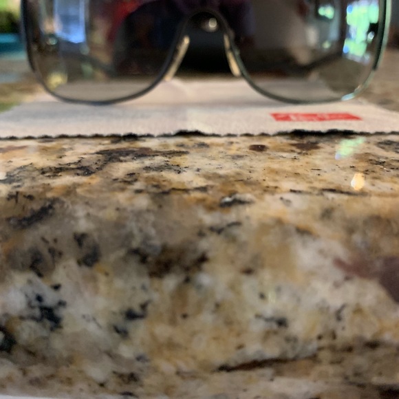 Men’s Rayban sunglasses - Picture 2 of 4